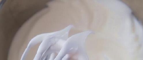 加入低筋麵粉